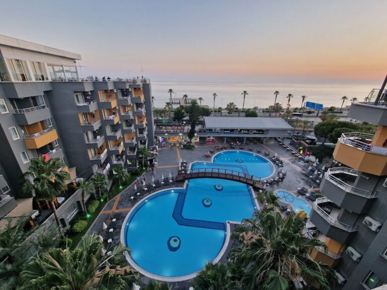 SENZA Grand Santana Hotel